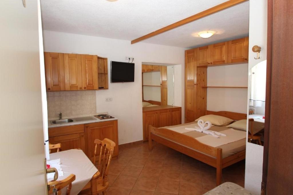 Lovely Studio Apartments Mali Raj Vrsar Extérieur photo